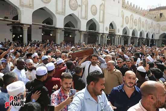 تشييع جنازة الدكتور أحمد عمر هاشم (36) تشييع جنازة الدكتور أحمد عمر هاشم (36)