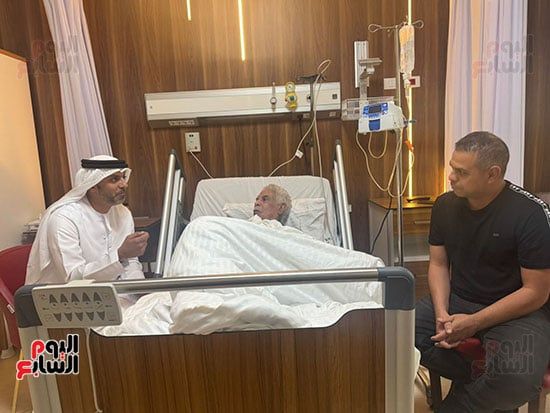 210923-سفير-الإمارات-يطمئن-على-صحة-كابتن-حسن-شحاته
