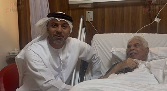81612-السفير-حمد-عبيد-الزعابي-وكابتن-حسن-شحاته