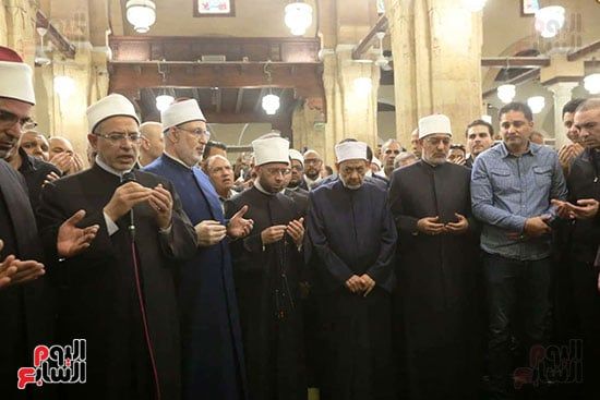 تشييع جنازة الدكتور أحمد عمر هاشم (39) تشييع جنازة الدكتور أحمد عمر هاشم (39)