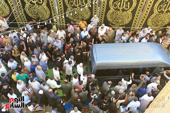 وصول جثمان الدكتور أحمد عمر هاشم