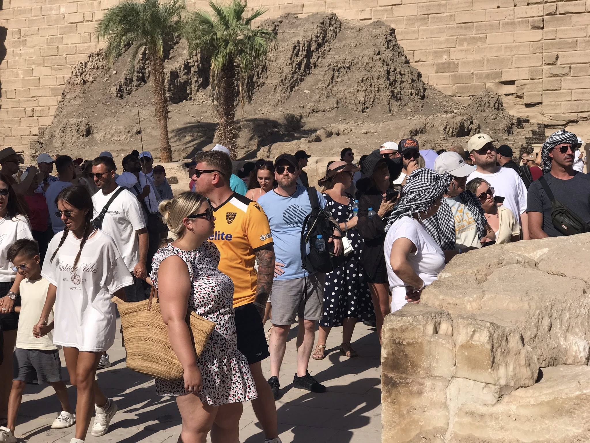 الإقبال السياحى الكبير فى معابد الأقصر