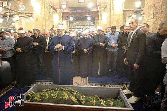 تشييع جنازة الدكتور أحمد عمر هاشم (3) تشييع جنازة الدكتور أحمد عمر هاشم (3)