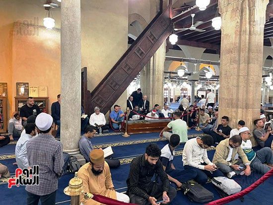 الدكتور نظير محمد عياد مفتى الجمهورية إلى الجامع الأزهر الشريف أداء صلاة الجنازة على فقيد العالم الإسلامى (1) الدكتور نظير محمد عياد مفتى الجمهورية إلى الجامع الأزهر الشريف أداء صلاة الجنازة على فقيد العالم الإسلامى (1)