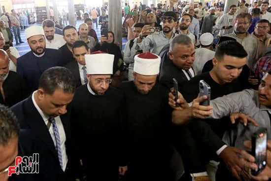 تشييع جنازة الدكتور أحمد عمر هاشم (27) تشييع جنازة الدكتور أحمد عمر هاشم (27)