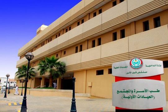 استبدال مفصل كتف سبعينية بمستشفى قوى الأمن بالرياض