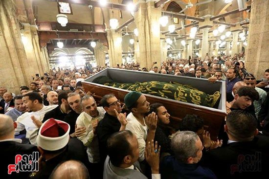 تشييع جنازة الدكتور أحمد عمر هاشم (23) تشييع جنازة الدكتور أحمد عمر هاشم (23)