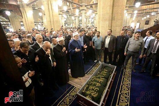 تشييع جنازة الدكتور أحمد عمر هاشم (26) تشييع جنازة الدكتور أحمد عمر هاشم (26)