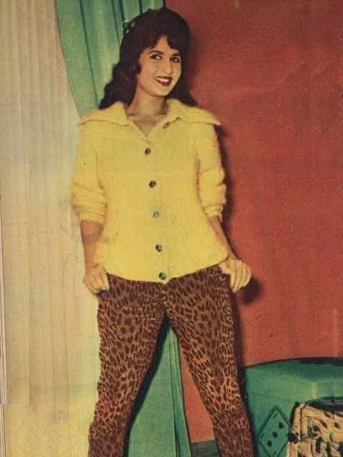 الفنانة نعيمة عاكف