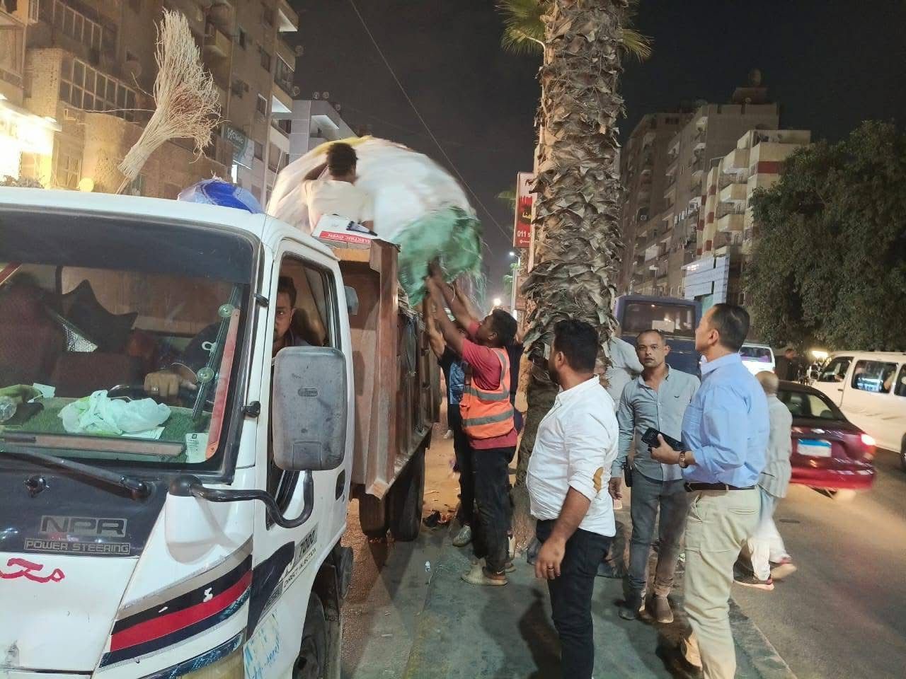 ضبط الفريزة والعربات الكارو بشارع فيصل نطاق بولاق الدكرور والعمرانية (1) ضبط الفريزة والعربات الكارو بشارع فيصل نطاق بولاق الدكرور والعمرانية (1)