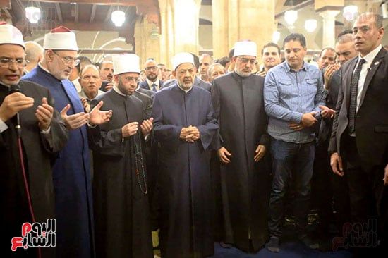 تشييع جنازة الدكتور أحمد عمر هاشم (37) تشييع جنازة الدكتور أحمد عمر هاشم (37)