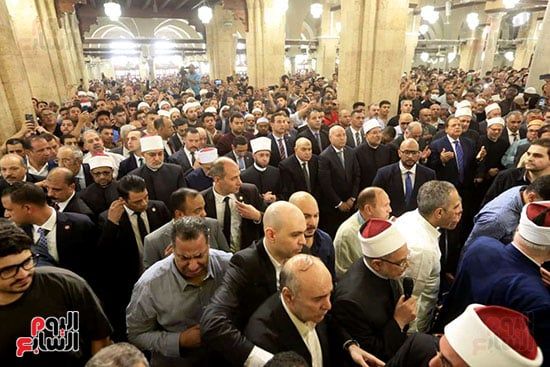 تشييع جنازة الدكتور أحمد عمر هاشم (31) تشييع جنازة الدكتور أحمد عمر هاشم (31)
