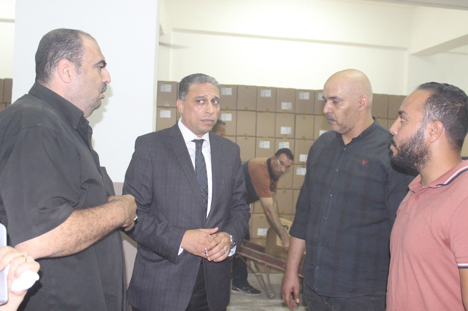 متابعة وصول التابلت المدارس من قبل وكيل الوزارة سعيد عطية متابعة وصول التابلت المدارس من قبل وكيل الوزارة سعيد عطية