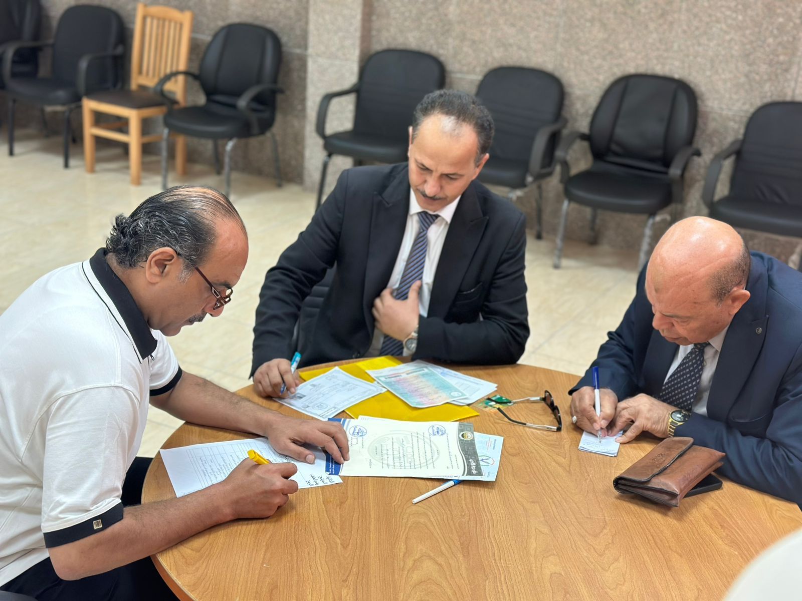 احد المرشحين_1 احد المرشحين_1