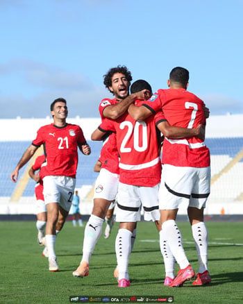 هانى يحتفل مع إبراهيم عادل
