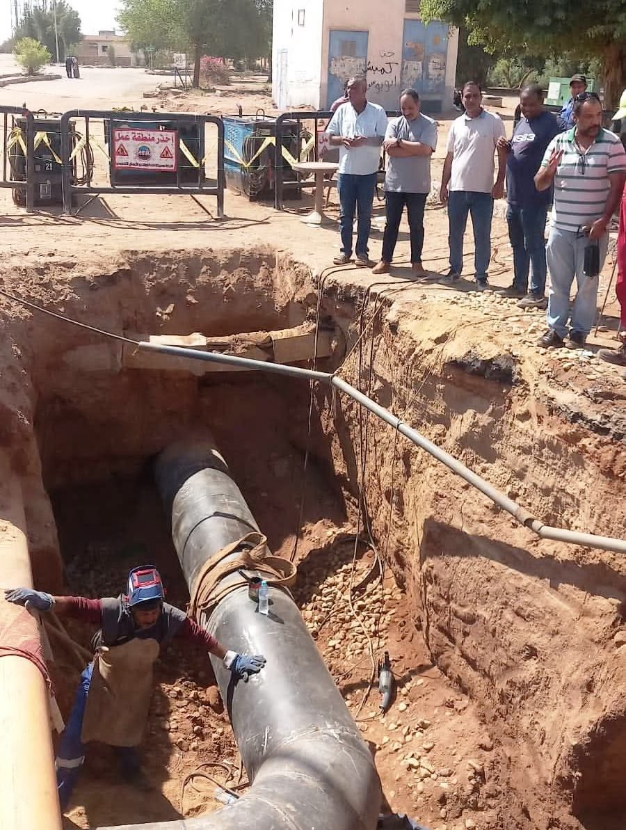 تنفيذ أعمال الصيانة لخطوط المياه والصرف (3)