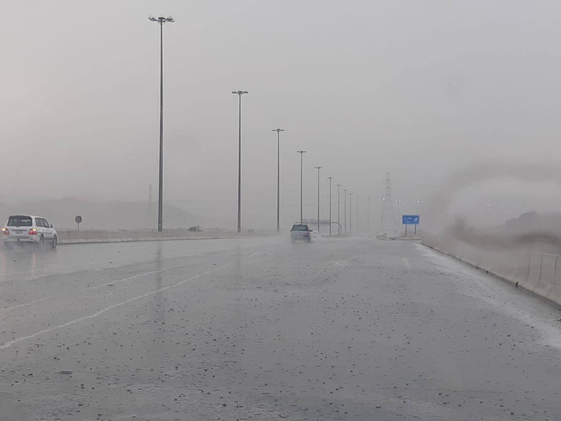 حالة الطقس اليوم.. أمطار رعدية وسيول مصحوبة بزخات البرد