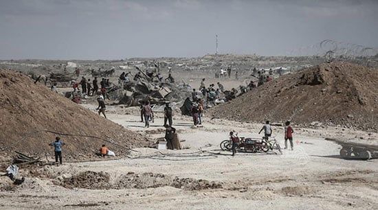 فرحة الفلسطينيين بالعودة لمنازلهم فرحة الفلسطينيين بالعودة لمنازلهم