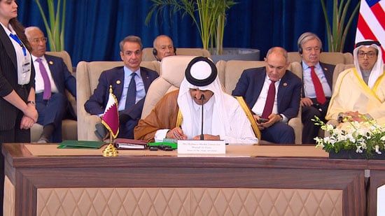 توقيع أمير قطر الشيخ تميم بن حمد توقيع أمير قطر الشيخ تميم بن حمد