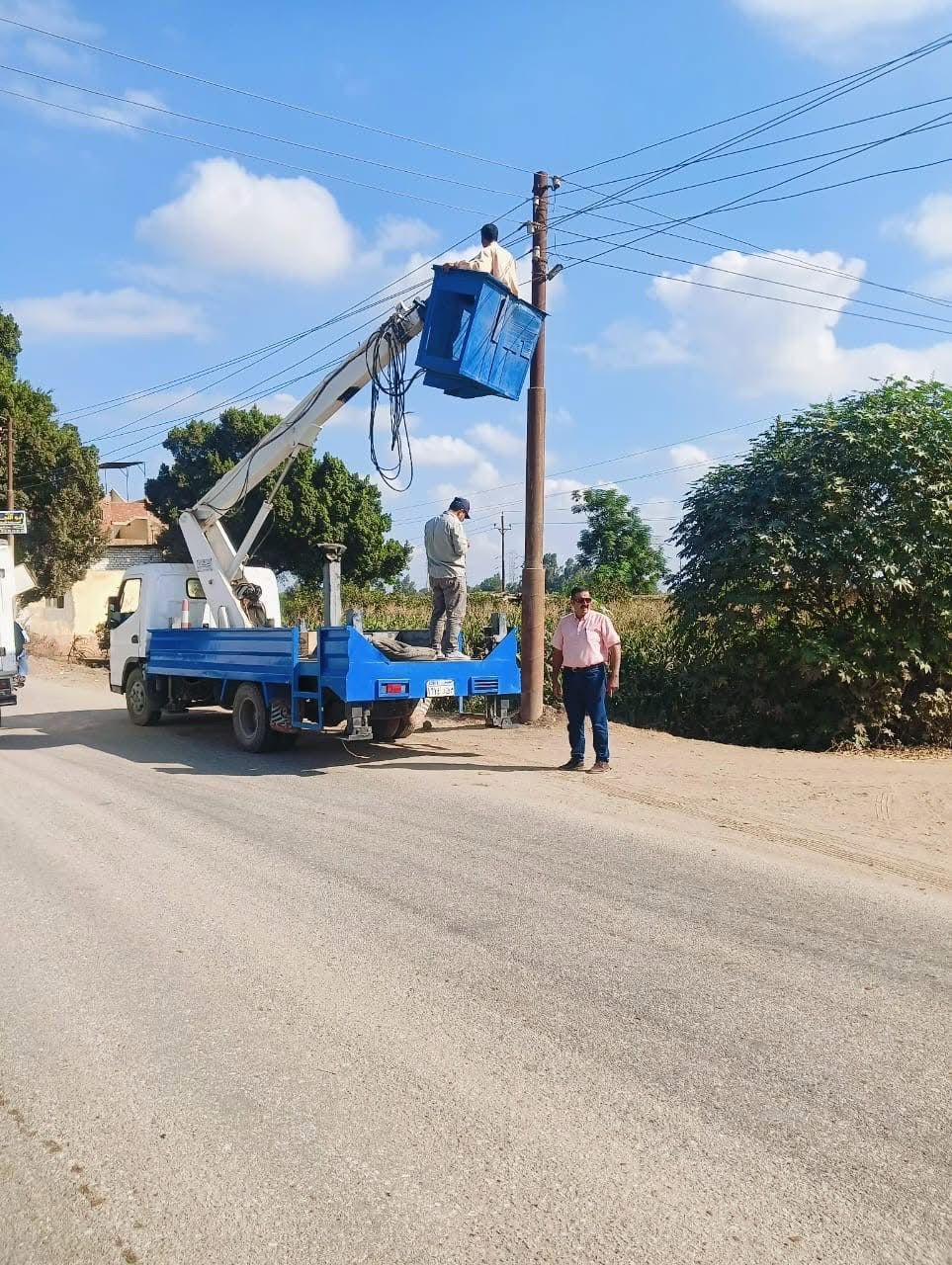 متابعة صيانة الإنارة فى القرى متابعة صيانة الإنارة فى القرى