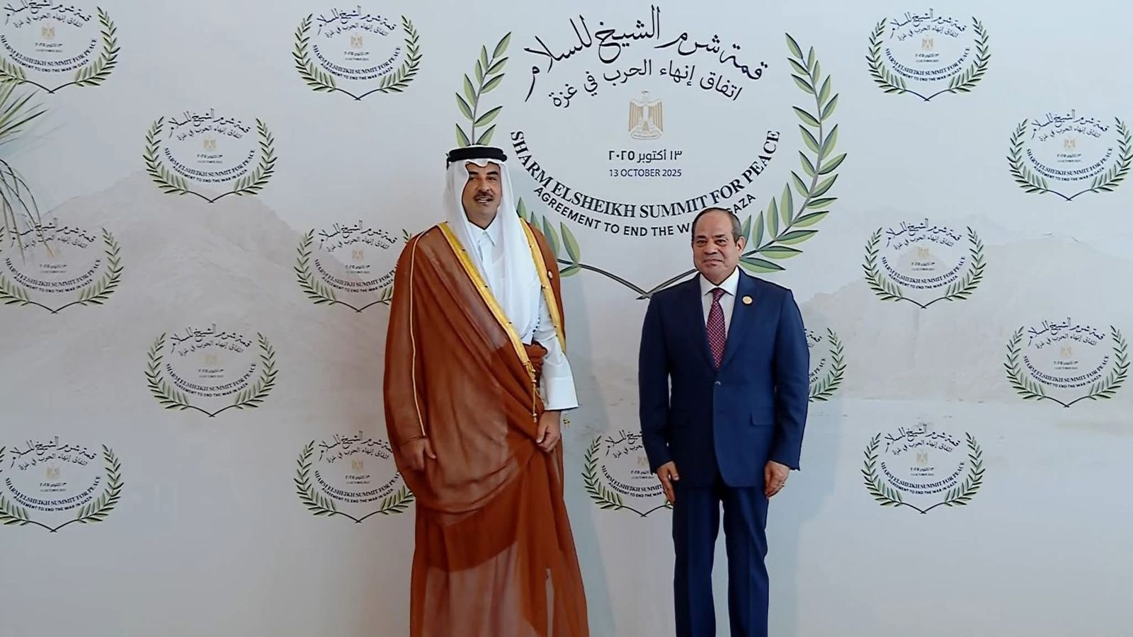 السيسي يستقبل أمير قطر (1) السيسي يستقبل أمير قطر (1)