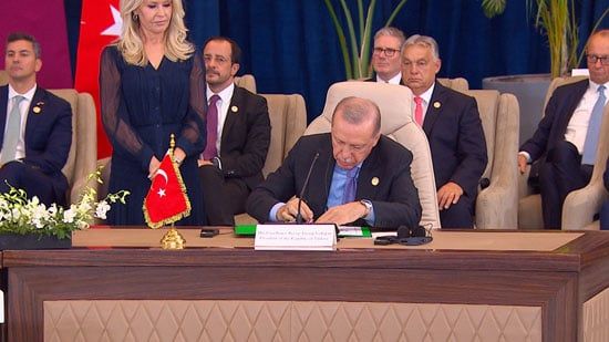 توقيع الرئيس التركى رجب طيب أردوغان توقيع الرئيس التركى رجب طيب أردوغان