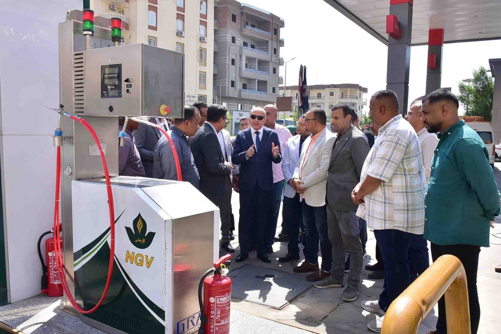 محافظ الأقصر يفتتح محطة الغاز الطبيعي بالعوامية محافظ الأقصر يفتتح محطة الغاز الطبيعي بالعوامية