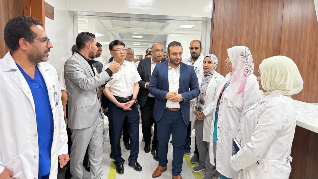 وفد من مقاطعة جيانغشي الصينية يزور مجمع الأقصر الطبي الدولي لبحث التعاون وفد من مقاطعة جيانغشي الصينية يزور مجمع الأقصر الطبي الدولي لبحث التعاون