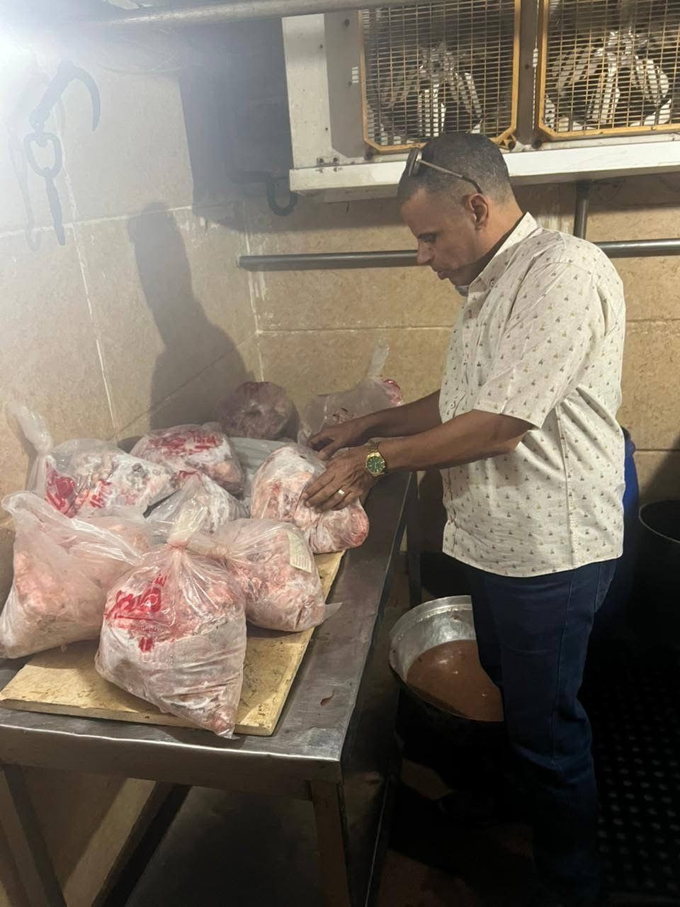 جانب من اللحوم المضبوطة جانب من اللحوم المضبوطة