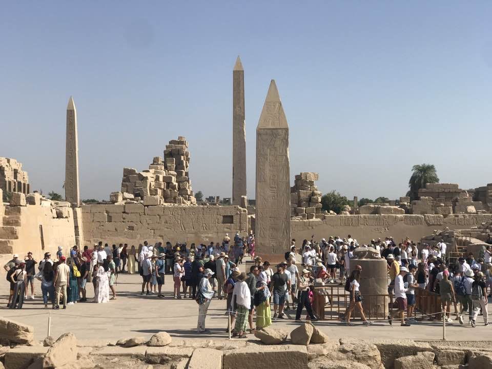 السياح من كل دول العالم يزورون الأقصر للإستمتاع بالحضارة المصرية القديمة السياح من كل دول العالم يزورون الأقصر للإستمتاع بالحضارة المصرية القديمة