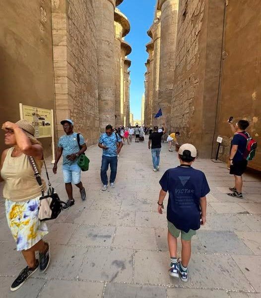جانب من الزيارات السياحية فى معابد الكرنك جانب من الزيارات السياحية فى معابد الكرنك