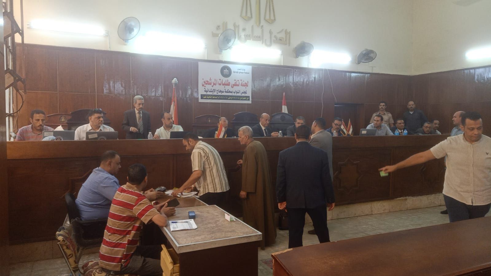 من داخل لجنة الترشح من داخل لجنة الترشح