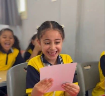 فرحة طلاب مدرسة بدمياط فرحة طلاب مدرسة بدمياط
