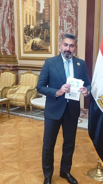 ياسر جلال بعد استلامه كارنيه الشيوخ (1) ياسر جلال بعد استلامه كارنيه الشيوخ (1)