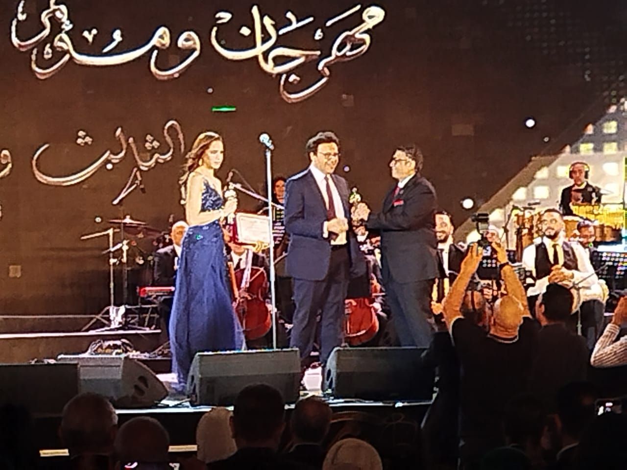 بعد تكريمها.. أمال ماهر هو التكريم الأغلى من بلدي ومهرجان الموسيقى (3) بعد تكريمها.. أمال ماهر هو التكريم الأغلى من بلدي ومهرجان الموسيقى (3)