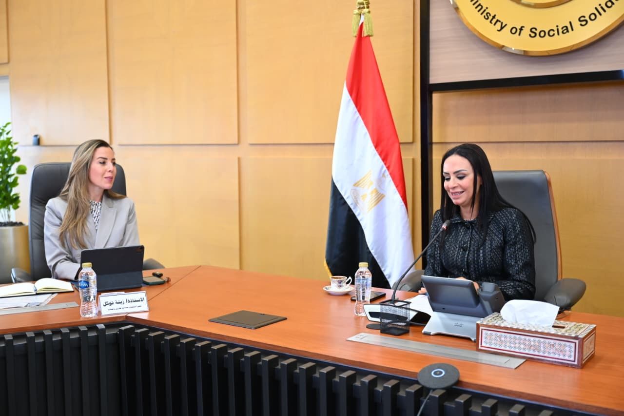 وزيرة التضامن الاجتماعي وزينة توكل المديرة التنفيذية لصندوق وزيرة التضامن الاجتماعي وزينة توكل المديرة التنفيذية لصندوق