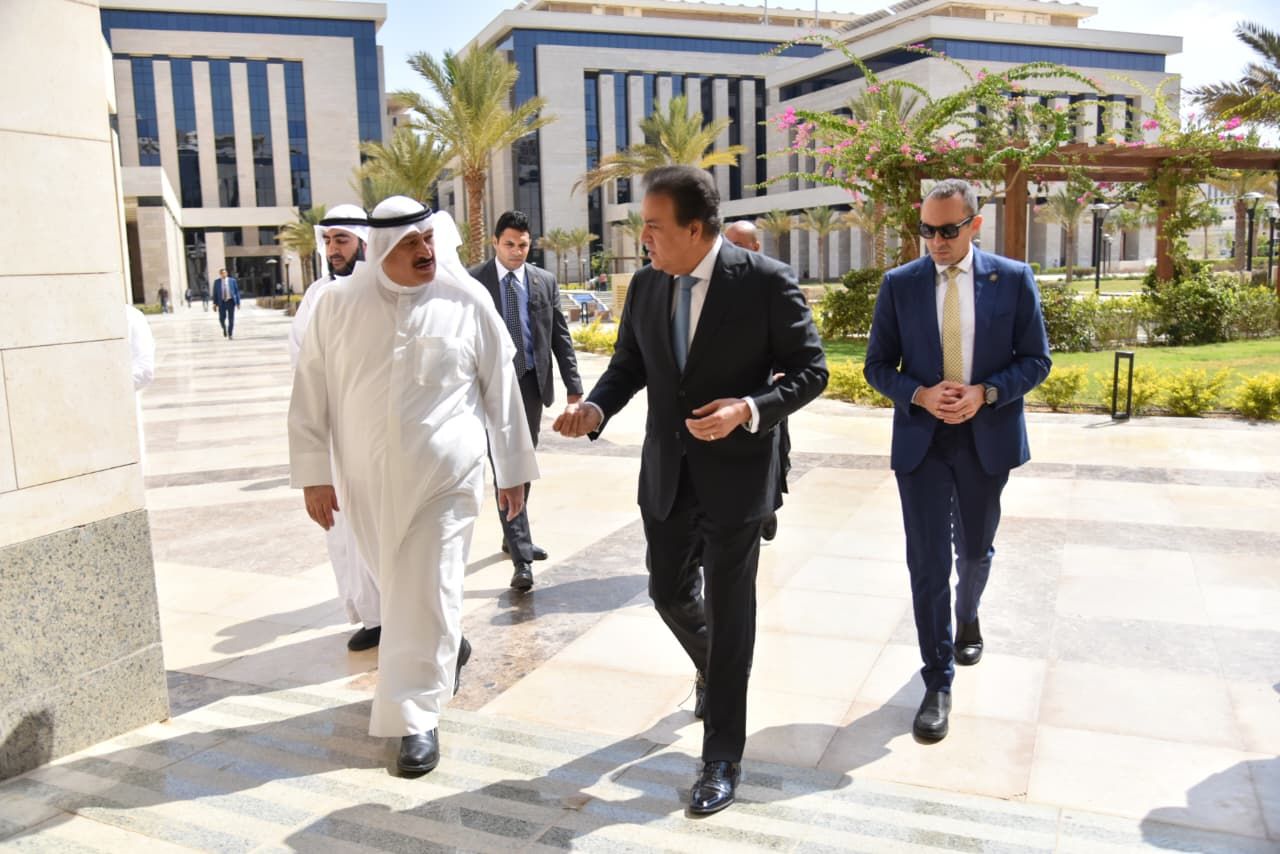 وزير الصحة يستقبل وزير الصحة الكويتي وزير الصحة يستقبل وزير الصحة الكويتي