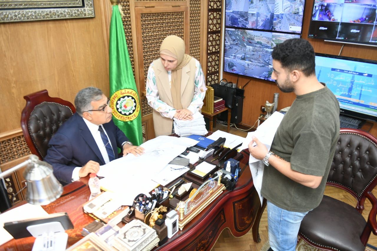 محافظ الدقهلية يعلن اعتماد الأحوزة العمرانية لـ 106 عزبة فى 5 مراكز بالمحافظة (2) محافظ الدقهلية يعلن اعتماد الأحوزة العمرانية لـ 106 عزبة فى 5 مراكز بالمحافظة (2)