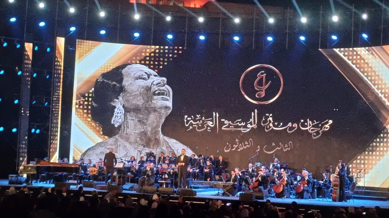 حسام حسني يغني لعبد الحليم حافظ في حفل مهرجان الموسيقى العربية (3) حسام حسني يغني لعبد الحليم حافظ في حفل مهرجان الموسيقى العربية (3)
