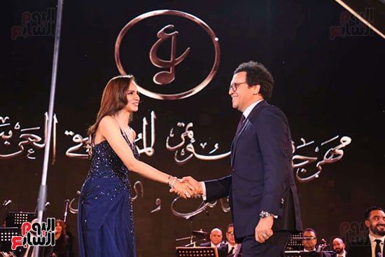 وزير الثقافة وأمال ماهر وزير الثقافة وأمال ماهر