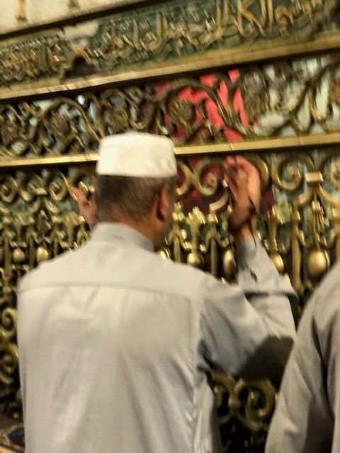 عدد من المترددين على مقام السيد البدوى (1) عدد من المترددين على مقام السيد البدوى (1)