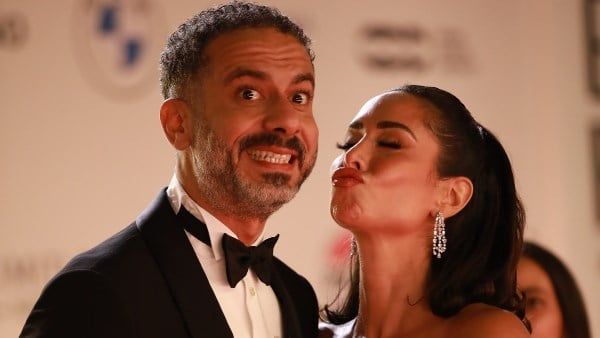 قبلة بسنت شوقي لـ محمد فراج في مهرجان الجونة قبلة بسنت شوقي لـ محمد فراج في مهرجان الجونة
