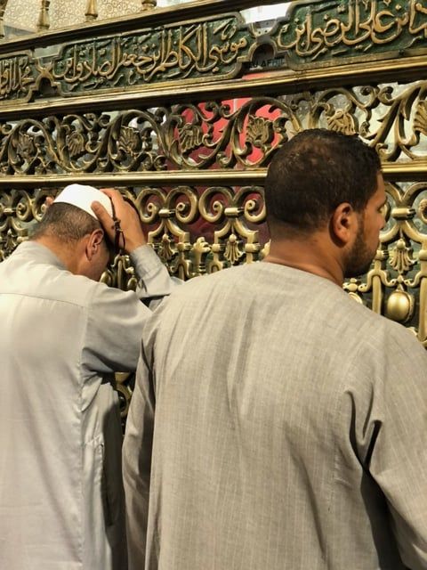 عدد من المترددين على مقام السيد البدوى (10) عدد من المترددين على مقام السيد البدوى (10)