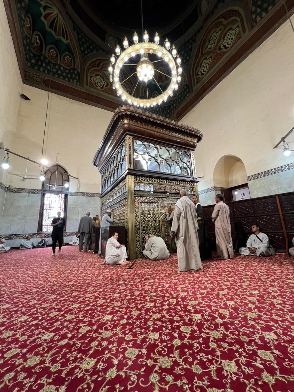 عدد من المترددين على مقام السيد البدوى (4) عدد من المترددين على مقام السيد البدوى (4)