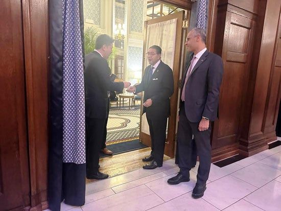 هشام عز العرب، رئيس مجلس إدارة البنك التجارى الدولى CIB يستقبل الضيوف هشام عز العرب، رئيس مجلس إدارة البنك التجارى الدولى CIB يستقبل الضيوف