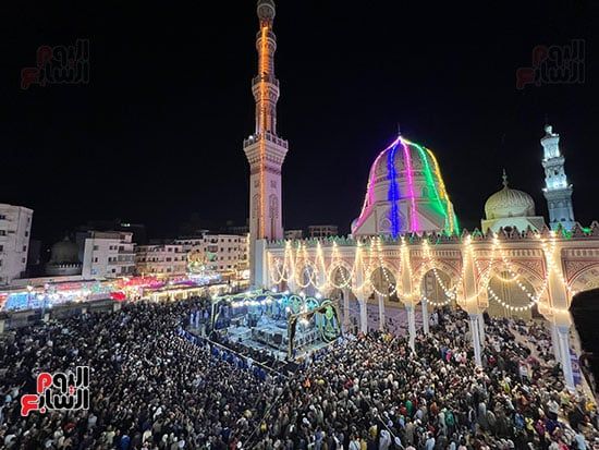 آلاف المريدين آلاف المريدين