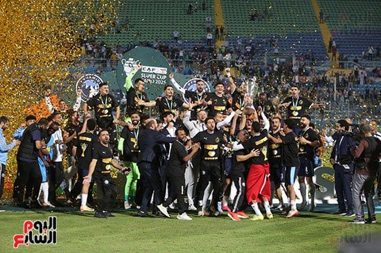 تتويج بيراميدز بكأس السوبر الأفريقى تتويج بيراميدز بكأس السوبر الأفريقى
