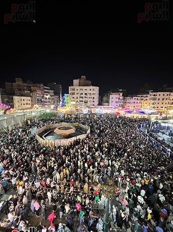 جانب من الاحتفال جانب من الاحتفال