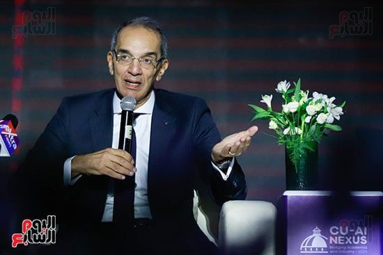 الدكتور عمرو طلعت