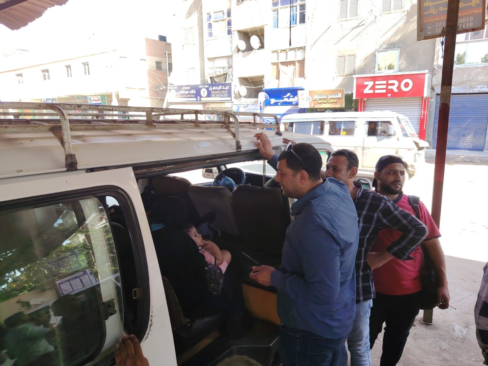 رئيس مدينة العياط يتابع مواقف السرفيس رئيس مدينة العياط يتابع مواقف السرفيس